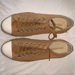 Men’s Low Top Converse - Size 10